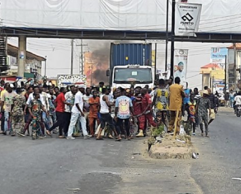 Fresh Protest Breaks Out In Ibadan Over Naira Petrol Scarcity