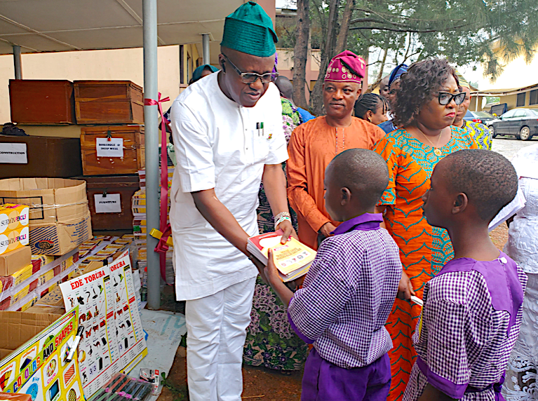 besda-oyosubeb-distributes-writing-materials-to-1-200-schools-in-oyo