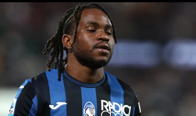 Italian Journalist Criticizes Lookman’s Attitude After Champions League Substitution