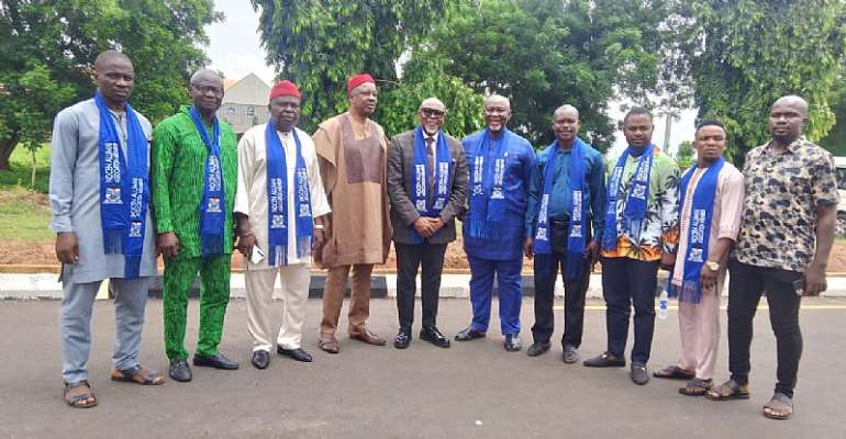 The Provost with the Alumni Association National President and his Exco