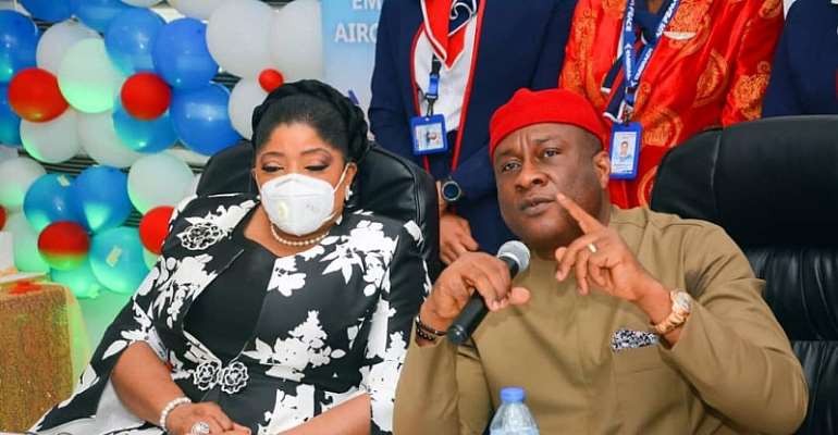 Managing Director/CEO Fidelity Bank PLC, Mrs. Nneka Onyeali-Ikpe with the Chairman, Air Peace Airlines, Mr. Allen Onyeama at the welcome ceremony  and water salute for the new Embraer aircraft of Air Peace at the Nnamdi Azikiwe Airport, Abuja recently