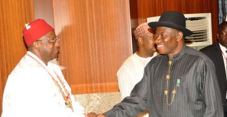 PRESIDENT JONATHAN (R) SHAKING HANDS WITH CHAIRMAN SOUTH EAST COUNCIL OF TRADITIONAL RULERS, EZE CLETUS ILOMUANYA WHO LED THE SOUTH-EAST COUNCIL OF TRADITIONAL RULERS TO THE PRESIDENTIOAL VILLA ABUJA. APRIL 29, 2013