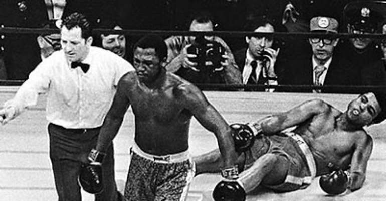 JOE FRAZIER WON THE UNDISPUTED HEAVYWEIGHT TITLE WITH A 15-ROUND DECISION OVER MUHAMMAD ALI AT MADISON SQUARE GARDEN IN MARCH 1971, IN AN EXTRAVAGANZA KNOWN AS THE FIGHT OF THE CENTURY.