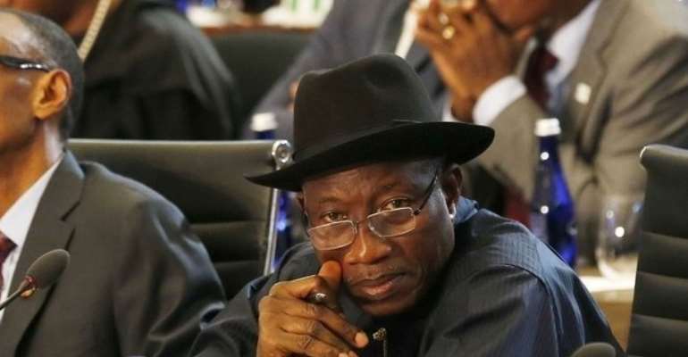 Fashola attacks Jonathan, says Nigeria  worse under him