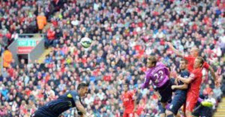 Sterling, Sturridge scoore to s ee Liverpool past Southampton Saints