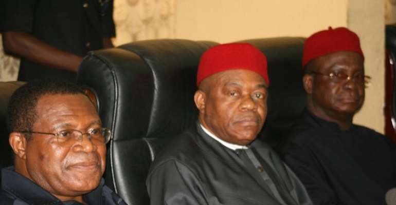 PHOTO: L-R: PEOPLES DEMOCRATIC PARTY (PDP) NATIONAL CHAIRMAN, DR OKWESILIEZE NWODO; ABIA STATE GOVERNOR, MR THEODORE ORJI AND EBONYI STATE GOVERNOR, MR MARTIN ELECHI.