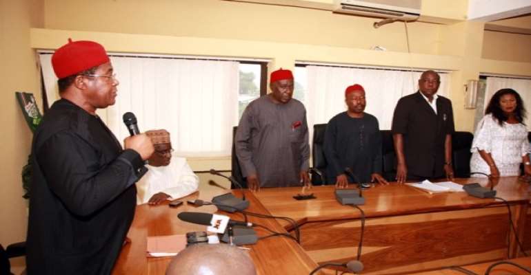 PHOTO: PDP NATIONAL CHAIRMAN, DR OKWESILIEZE NWODO (L) WITH MEMBERS OF THE NEW ANAMBRA STATE PDP CARETAKER COMMITTEE, DURING THEIR INAUGURATION AT THE PDP HEADQUARTERS IN ABUJA TODAY, AUGUST 24, 2010.
