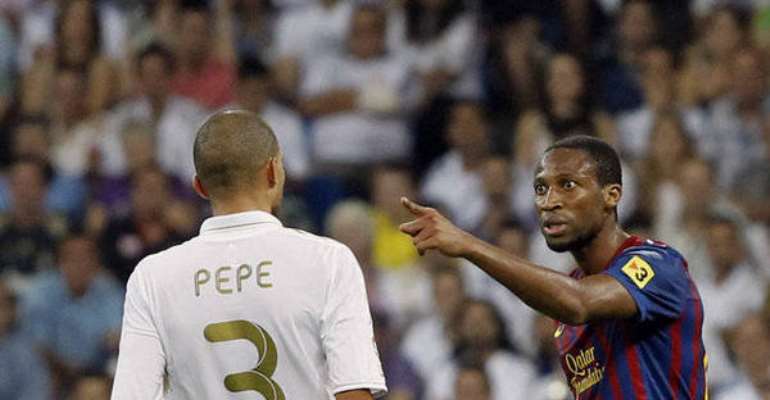 Seydou Keita refuses to shake hand with Pepe before friendly