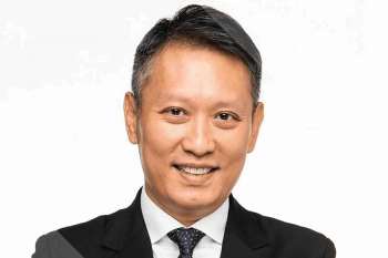 CRichard Teng (Chief Executive of Binance Holding Limited,) 