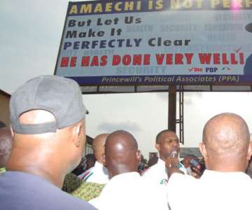 PRINCE TONYE PRINCEWILL ADRESSING THE MEDIA AFTER UNVEALING ONE OF THE PPA BILBOARDS, DEDICATED TO YHE AMAECHI CAMPAIGN (3)