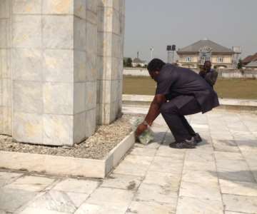 His Excellency, Prince Eze Madumere (MFR) laying a wreath the Armed Forces Remembrance Day Celebration earlier in the day at Heroes Square, Owerri, Imo State
