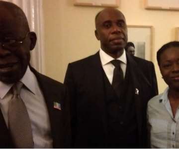 GENERAL BUHARI 11 AT CHATHAM, LONDON, GOV-ROTIMI-AMAECHI WITH SOME FRIENDS DURING THE EPOCHAL EVENT (800X449) (2)