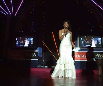 Angela Bassett, the top American actress on stage at AMAA 2008.