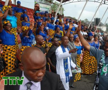 . Imo Deputy Governor, Prince Eze Madumere acknowledges cheers from the women of Okigwe zone who were also present to honour Imo Deputy Governor