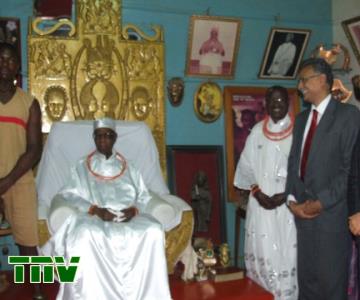 (L-R) The Chief Executive Officer/ Managing Director, Airtel Nigeria, Rajan Swaroop; Chief M. Esere and Chief O Osagie, during the visit of Airtel team to the Oba of Benin in his Palace as part of its efforts to entrench the brand in the hearts of Nigerian...recently