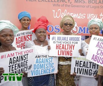 Wife of the Governor of Lagos State and convener, Lagos Women Forum, Mrs. Bolanle Ambode (m), and political groups, with placards bearing the message: ‘Be the Voice for Healthy living…, Against Domestic Violence, Rape, Child Abuse & Teenage Pregnancy”, during the forum, with the theme: ‘Woman…Your Health, Your Social Environment’, held at the Police College, GRA, Ikeja, on Tuesday, 19th June 2018.<br/><br/>